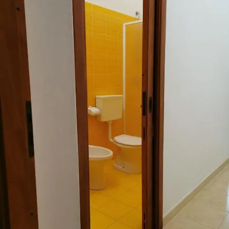 Anfora Giallo Apartament Canneto (Lipari)
