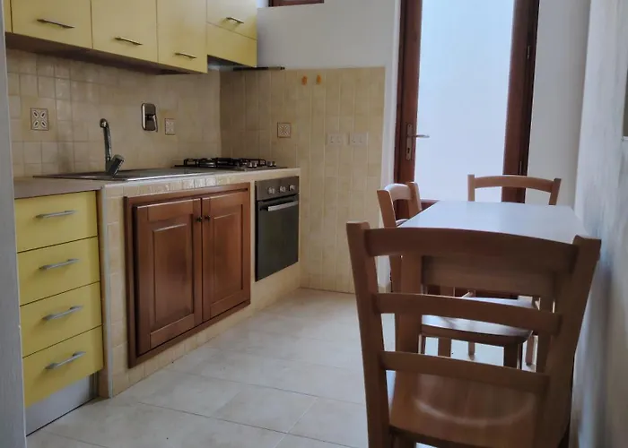 Anfora Giallo * Canneto (Lipari)